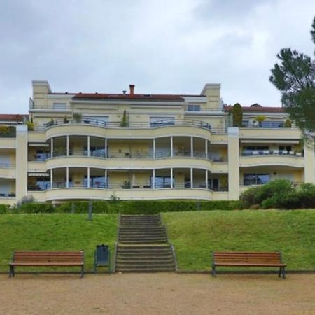 Appartement Entierement Equipe Charbonnieres-les-Bains Exterior photo
