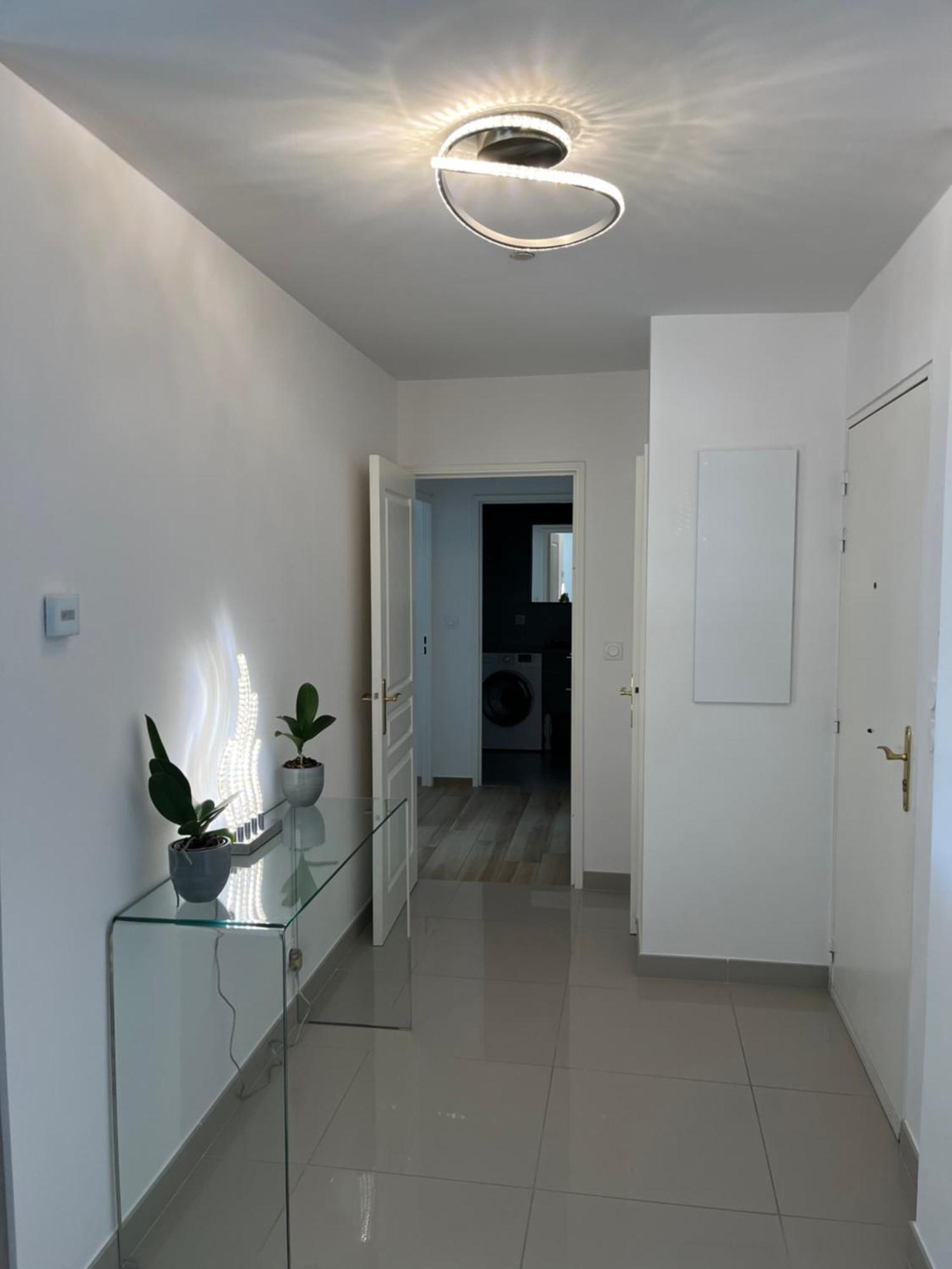 Appartement Entierement Equipe Charbonnieres-les-Bains Exterior photo